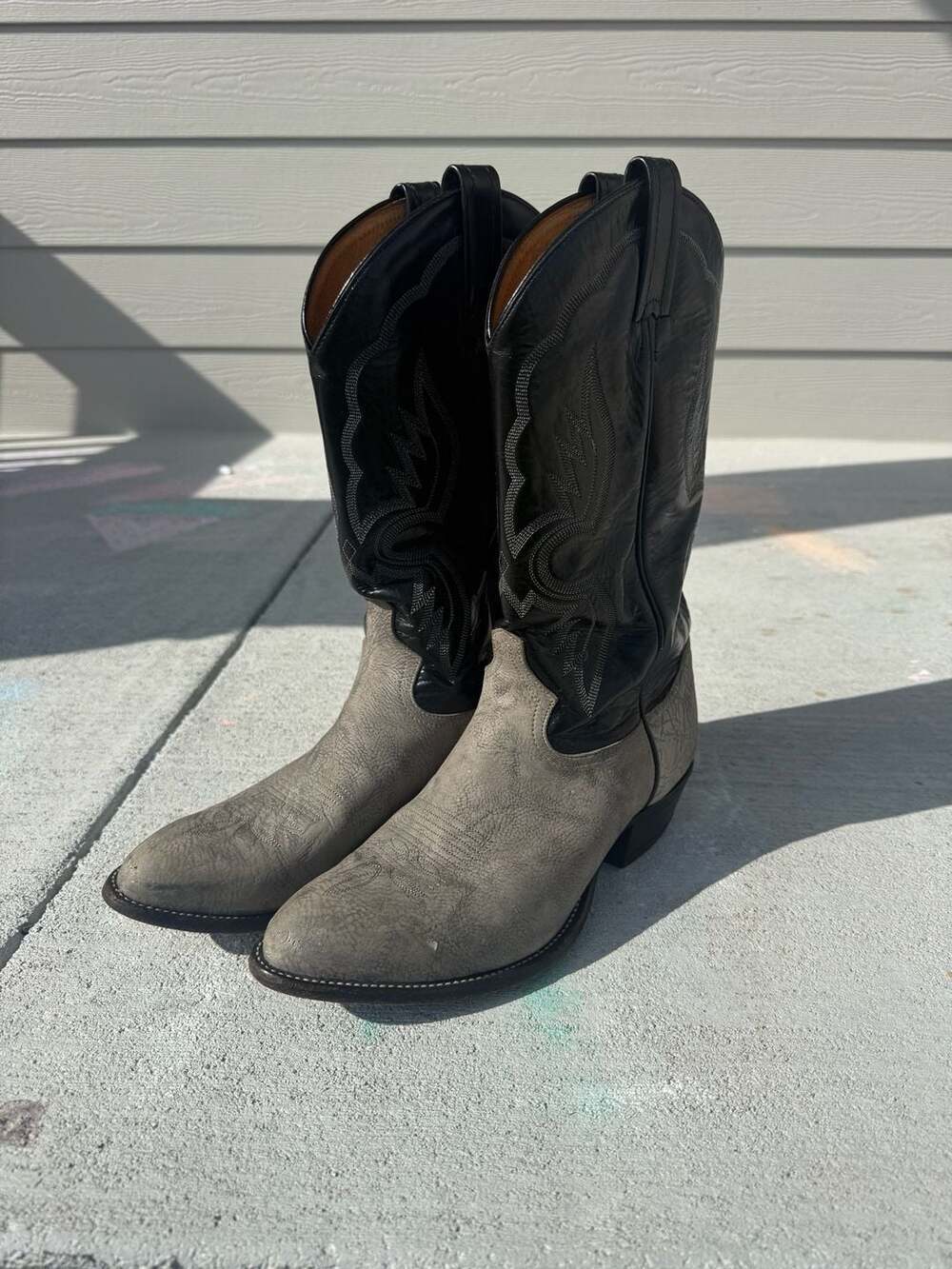 Tony Lama Men's 6253 Shrunken Shoulder Cowboy Boots in Smoke Gray and Black